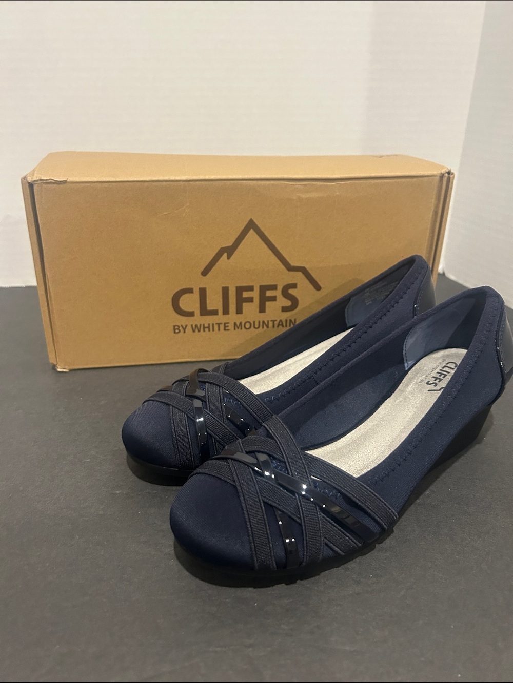 Cliffs by WHITE MOUNTAIN Bowie Navy Crisscross Ballet Flats-Like New-Size 6